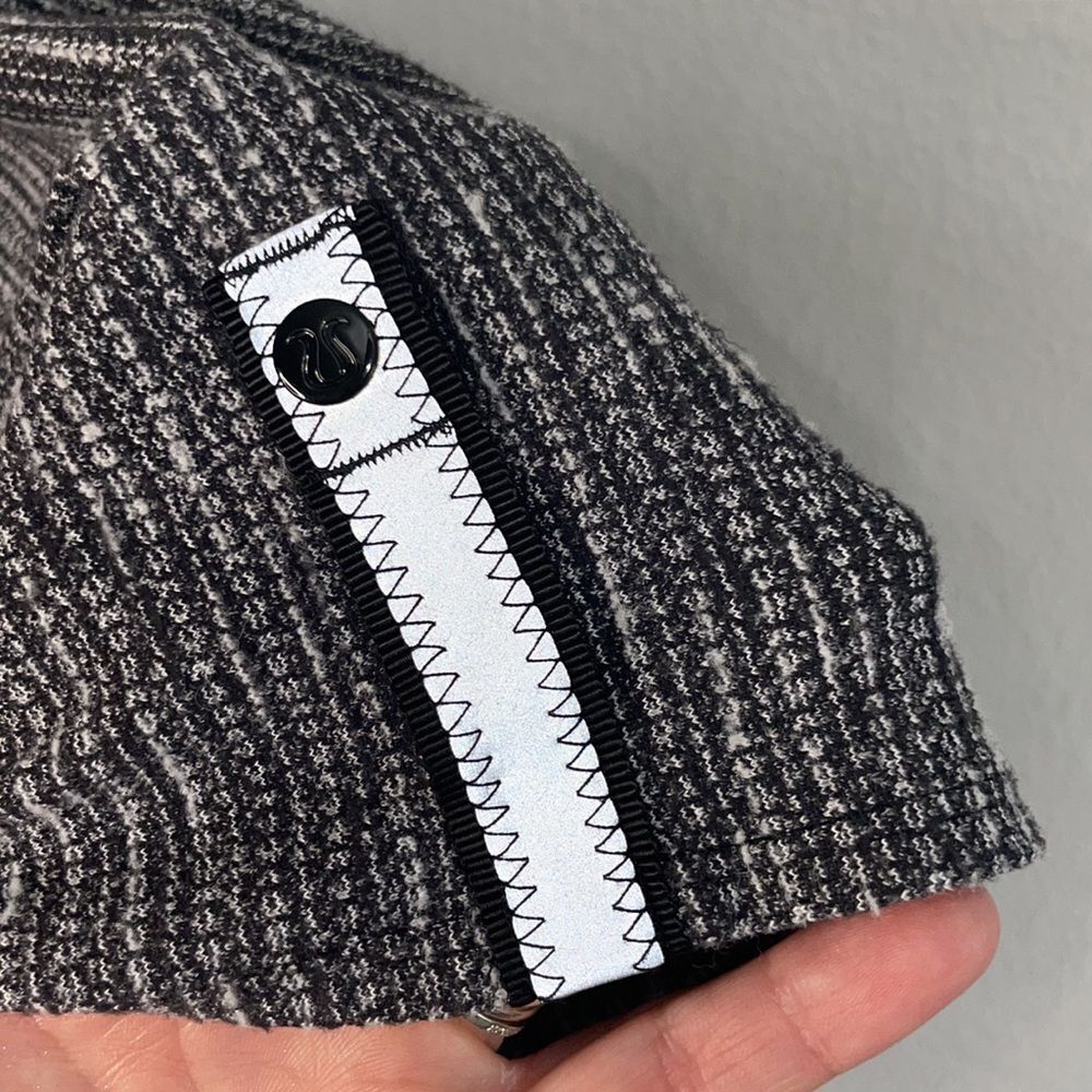 Lululemon Vinyasa Scarf
Coco Pique Black White OS MSRP$48 - Picture 8 of 10